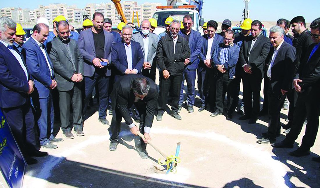آغاز عملیات اجرایی انشعابات عمومی شهرک مسکونی سردار شهید سلیمانی اردبیل/کلنگ احداث مدرسه ۱۲ کلاسه به زمین زده شد