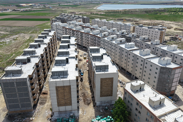 ببینید: آخرین وضعیت احداث ۹۸۴ واحد مسکونی طرح نهضت ملی مسکن در شهرک اندیشه ۴ اردبیل 
