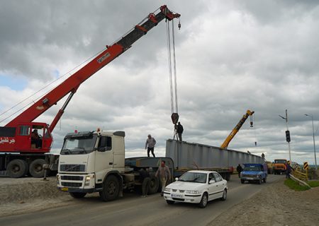 ببینید: اتمام جاگذاری تیرهای فولادی ۴۴ متری بر روی رودخانه مغان در محور پارس‌آباد – مشکین‌شهر