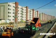 آغاز عملیات آسفالت معابر شهرک سردار شهید حاج‌قاسم سلیمانی اردبیل / تکمیل زیرساخت‌های خدماتی، شرط تسریع در تحویل واحدهای آماده به متقاضیان است