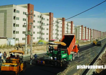 آغاز عملیات آسفالت معابر شهرک سردار شهید حاج‌قاسم سلیمانی اردبیل / تکمیل زیرساخت‌های خدماتی، شرط تسریع در تحویل واحدهای آماده به متقاضیان است